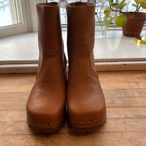 Never been worn hasbeens boots